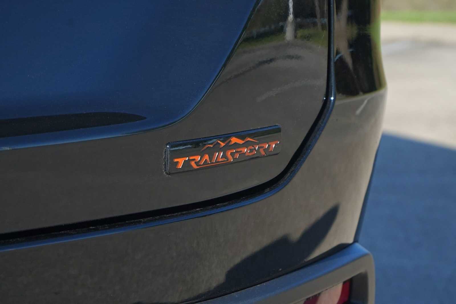 Used 2025 Honda Pilot TrailSport image 8