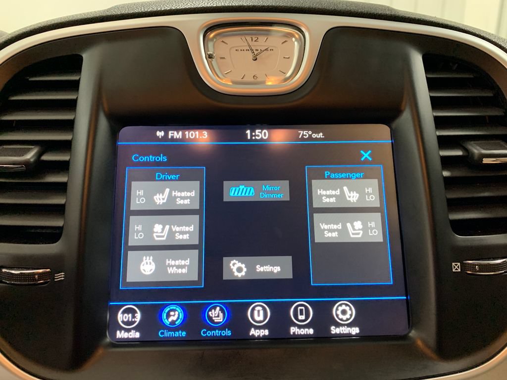 Used 2023 Chrysler 300 Touring L w/ Comfort Group AWD/4WD image 9