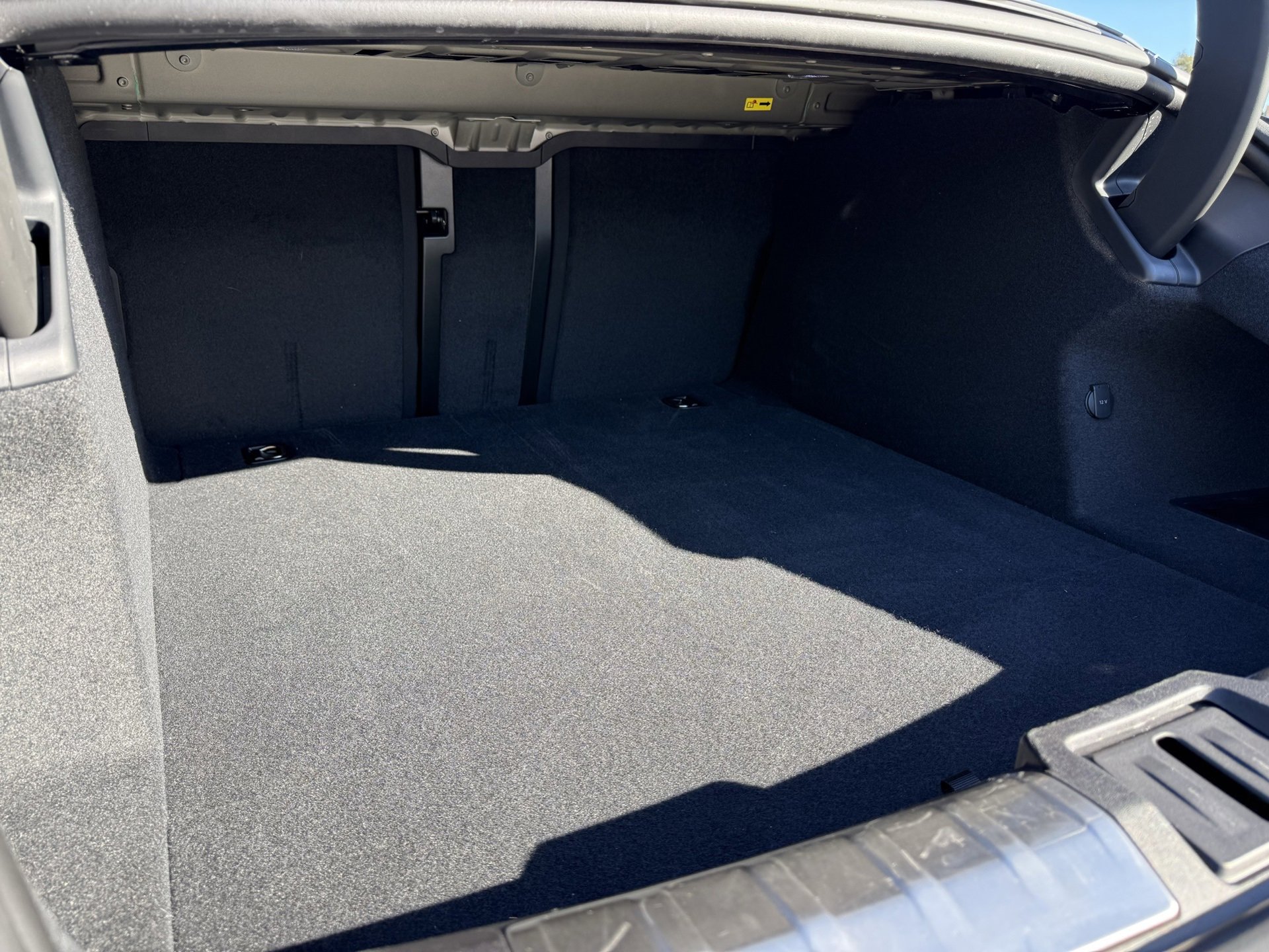 Used 2025 Porsche Taycan image 34