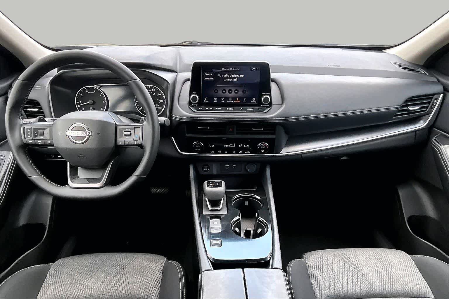 Used 2025 Nissan Rogue SV FWD image 14