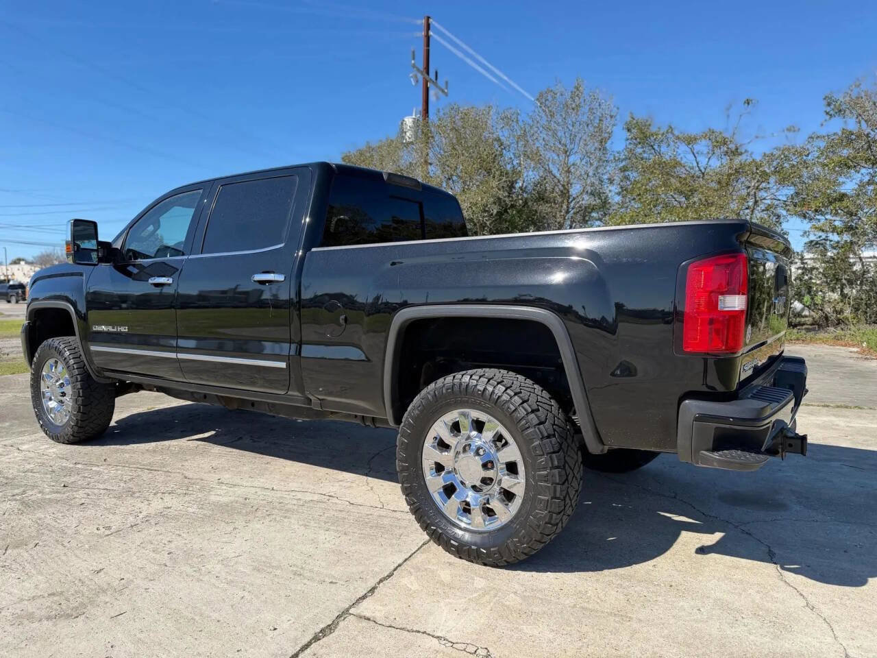 Used 2019 GMC Sierra 2500 Denali w/ Duramax Plus Package AWD/4WD image 6