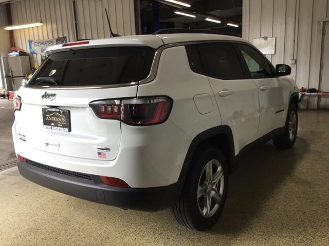 Used 2024 Jeep Compass Latitude AWD/4WD image 4