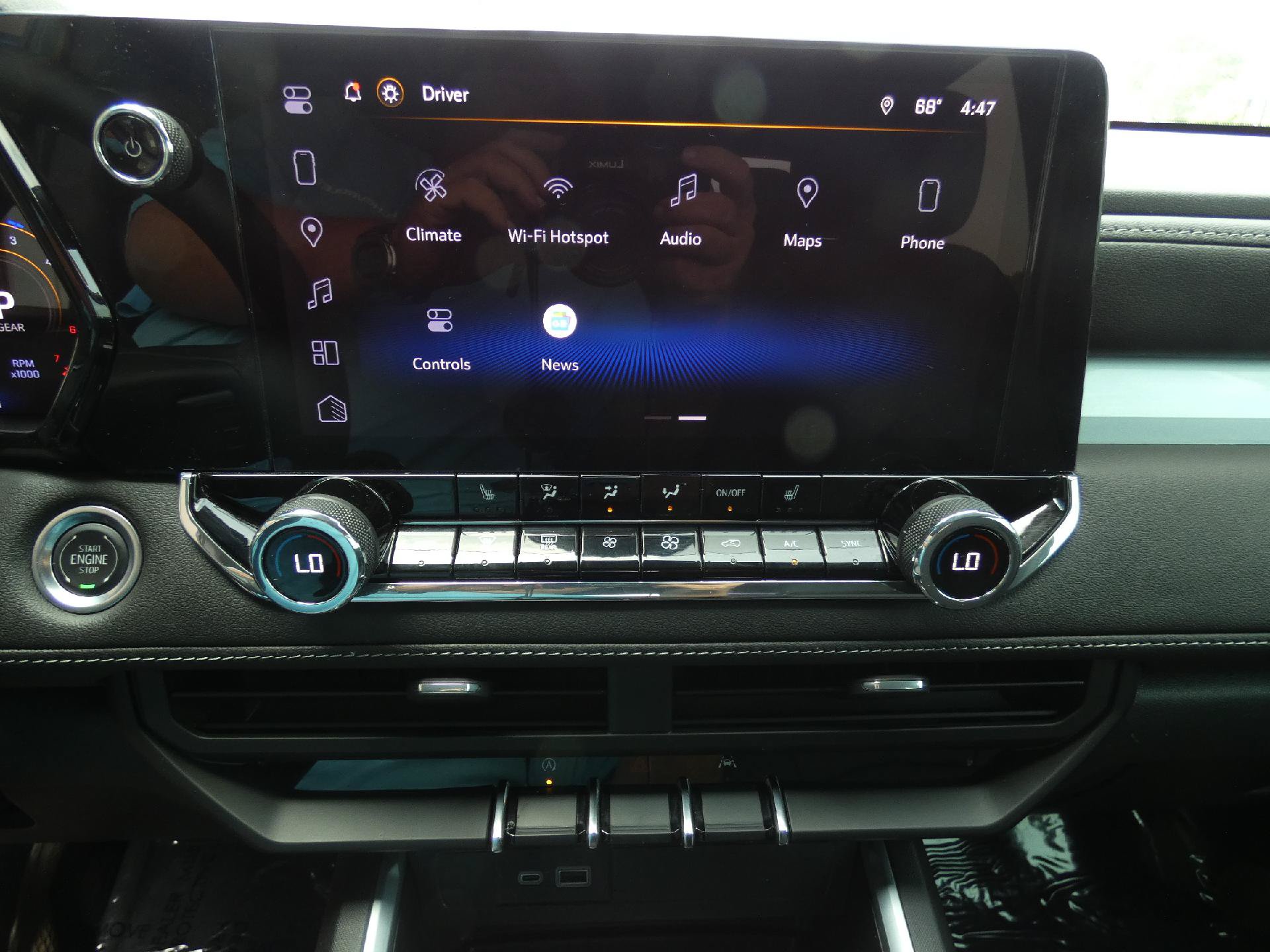 Used 2025 Chevrolet Colorado LT w/ LT Convenience Package AWD/4WD image 21