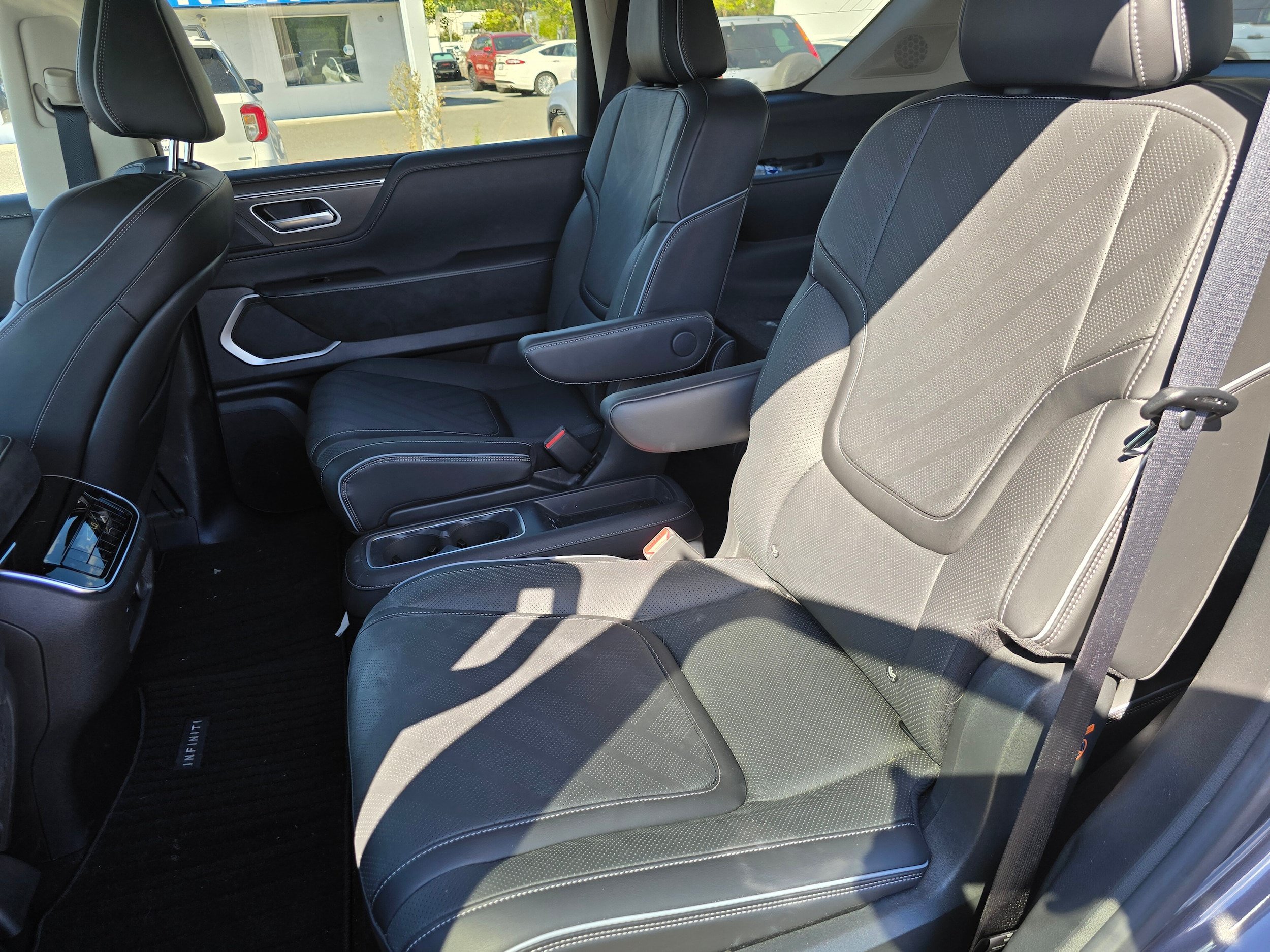 Used 2025 INFINITI QX80 Luxe AWD/4WD image 12