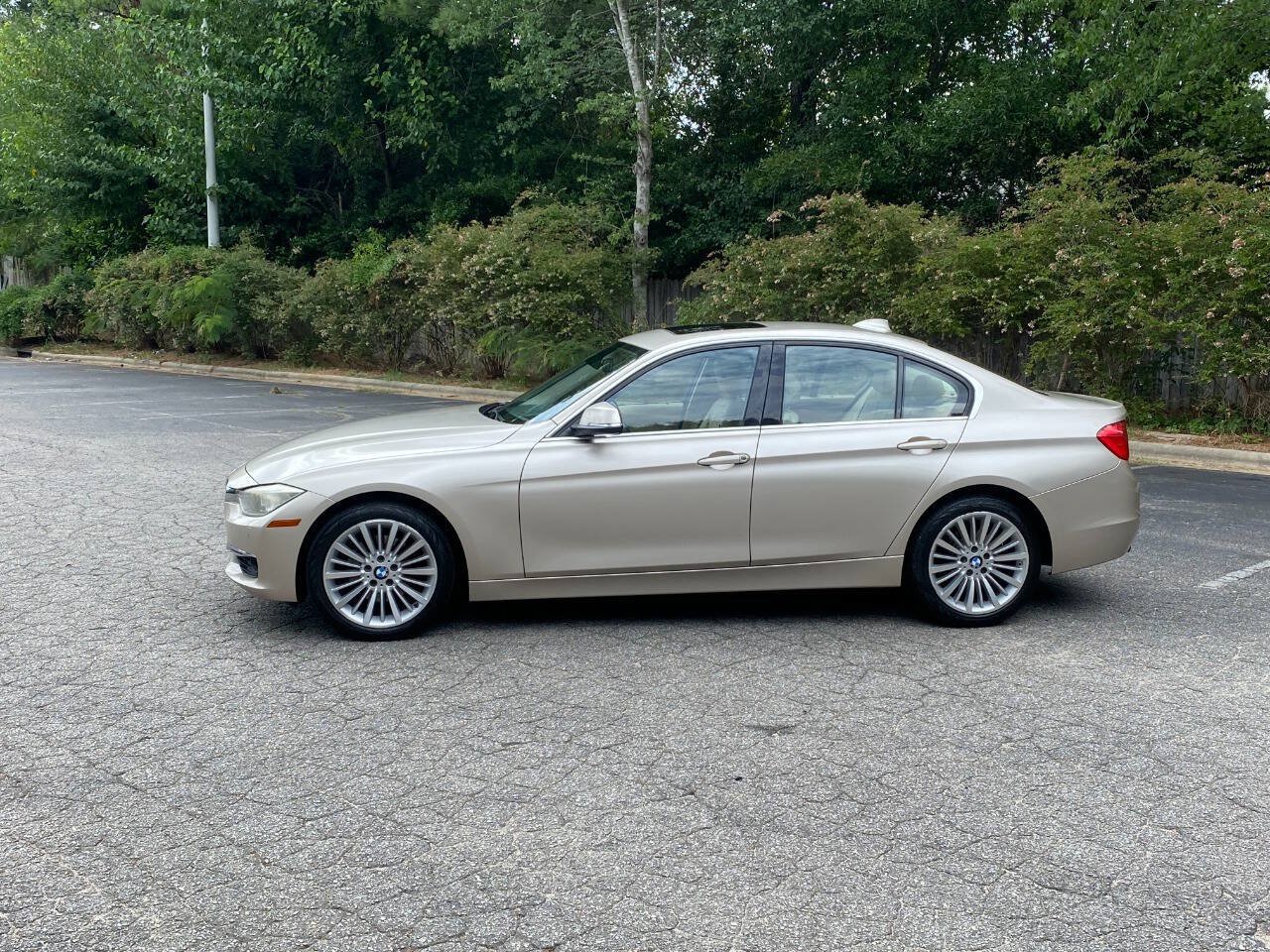 Used 2013 BMW 328i xDrive Sedan AWD/4WD image 8