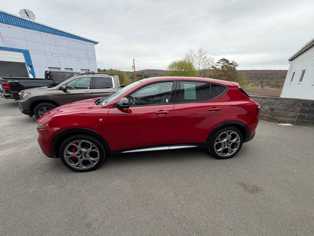 Used 2024 Alfa Romeo Tonale Ti AWD/4WD image 2
