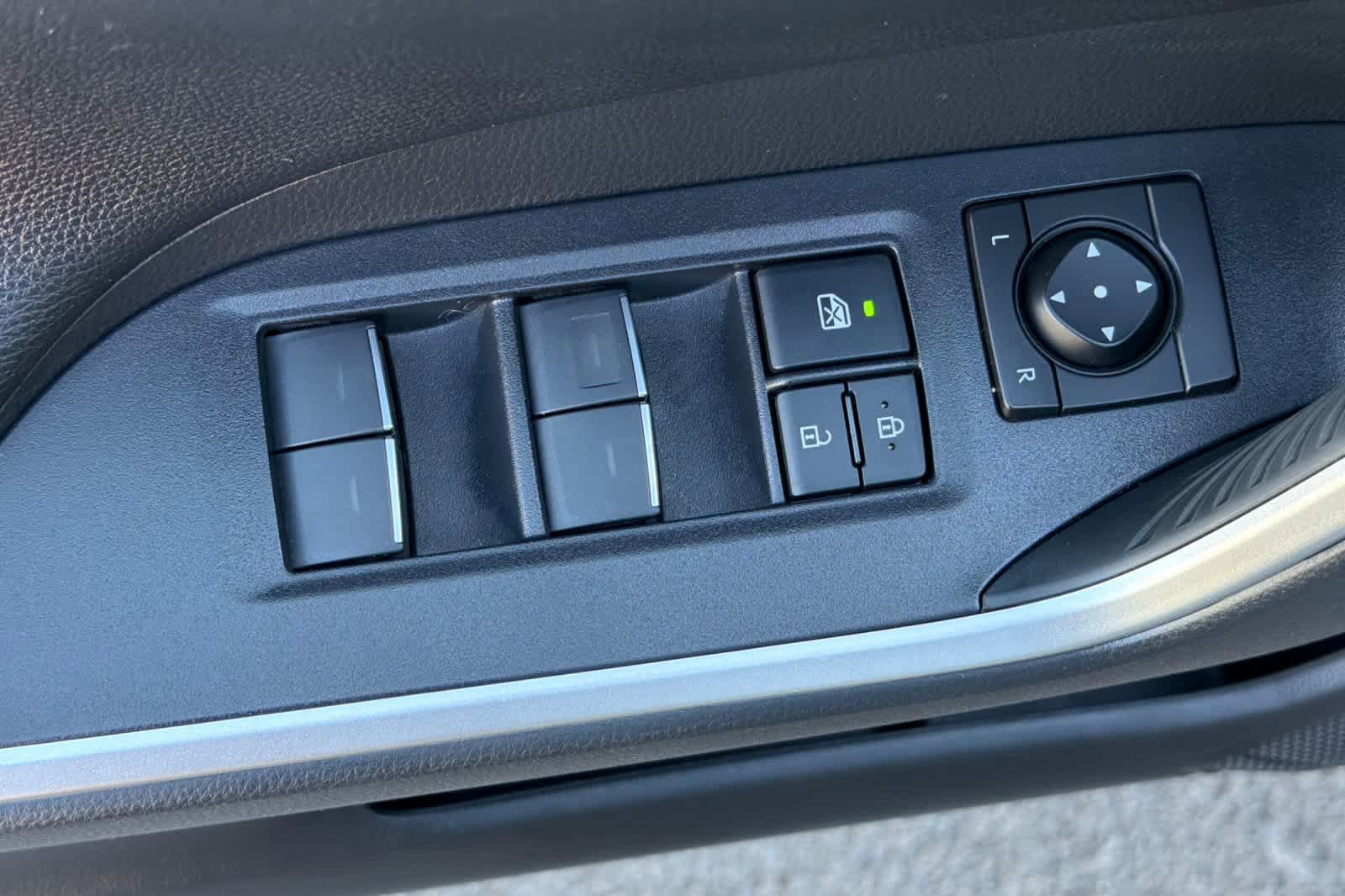 Used 2023 Toyota RAV4 XSE AWD/4WD image 15