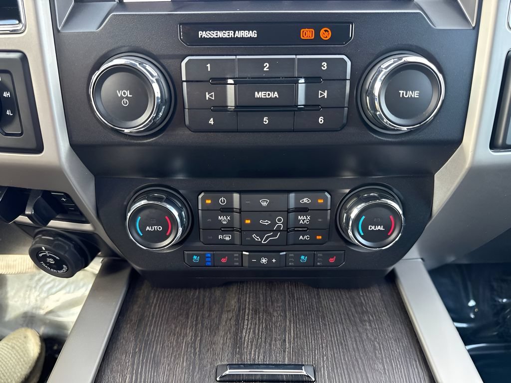 Used 2021 Ford F350 Lariat w/ Lariat Ultimate Package AWD/4WD image 11