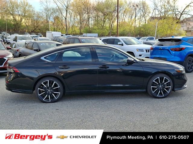 Used 2024 Honda Accord Touring image 9