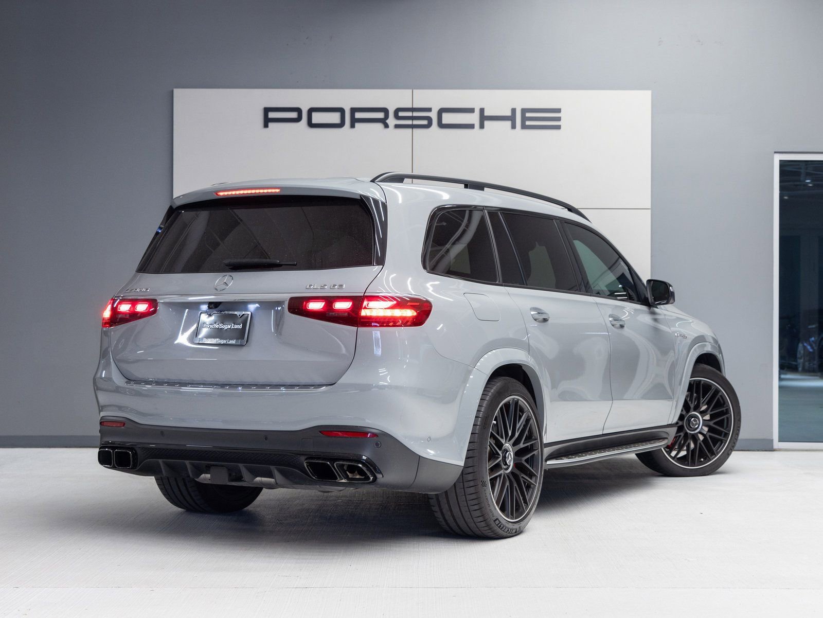 Used 2025 Mercedes-Benz GLS 63 AMG 4MATIC image 7