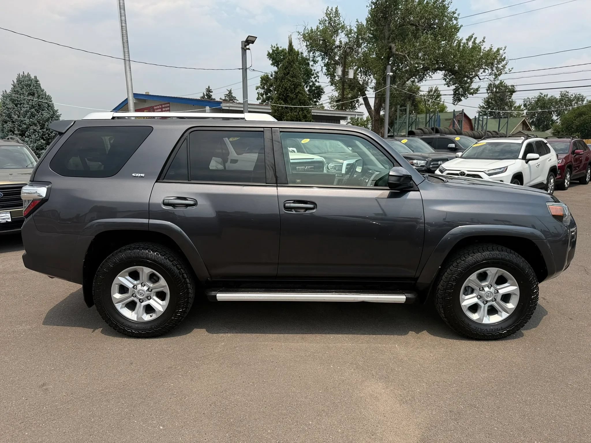 Used 2018 Toyota 4Runner SR5 AWD/4WD image 10
