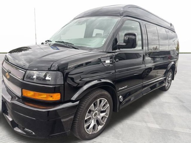 Used 2026 Chevrolet Express 2500 w/ Driver Convenience Package RWD image 3