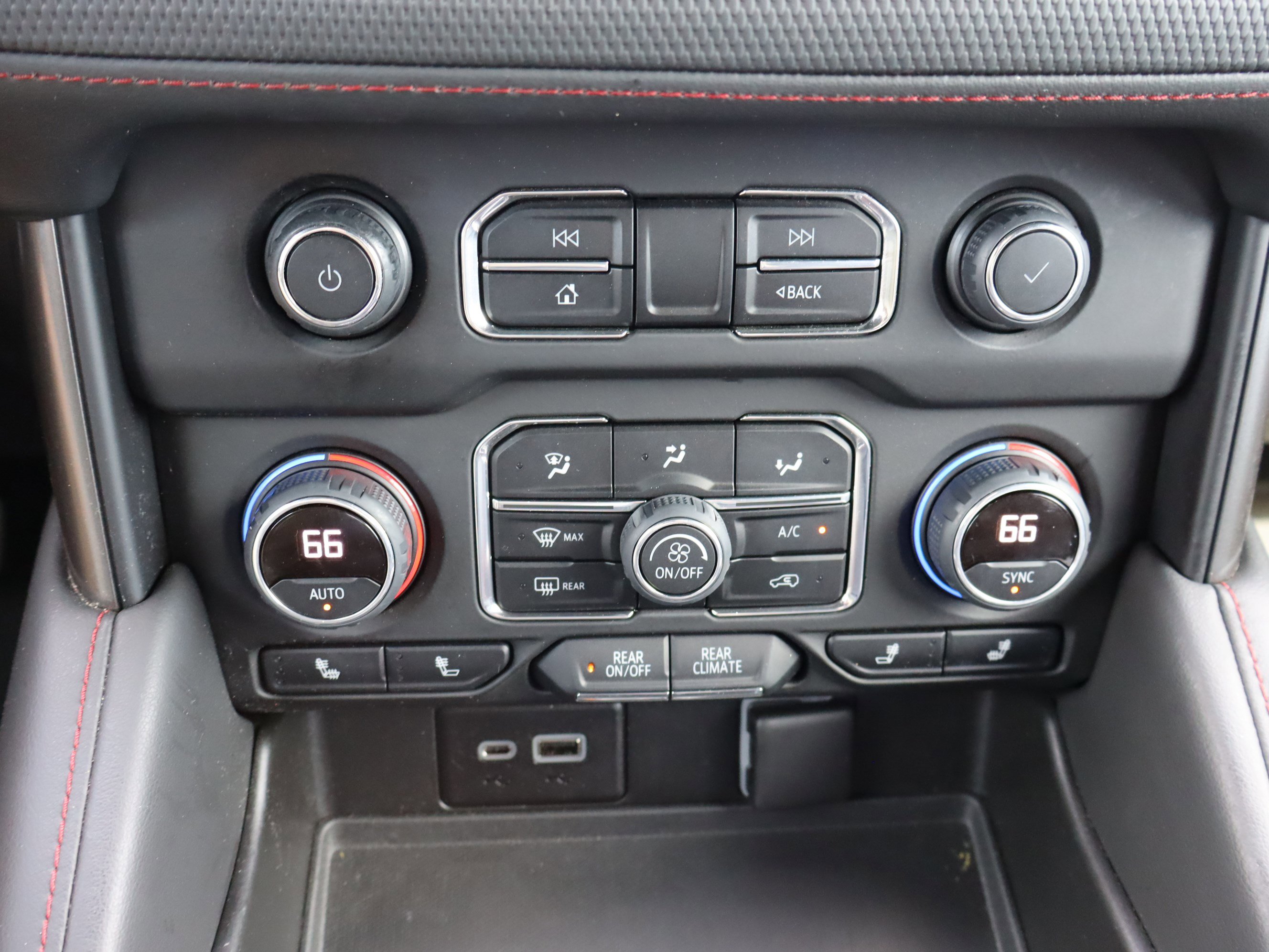 Used 2021 Chevrolet Tahoe RST w/ Luxury Package image 30