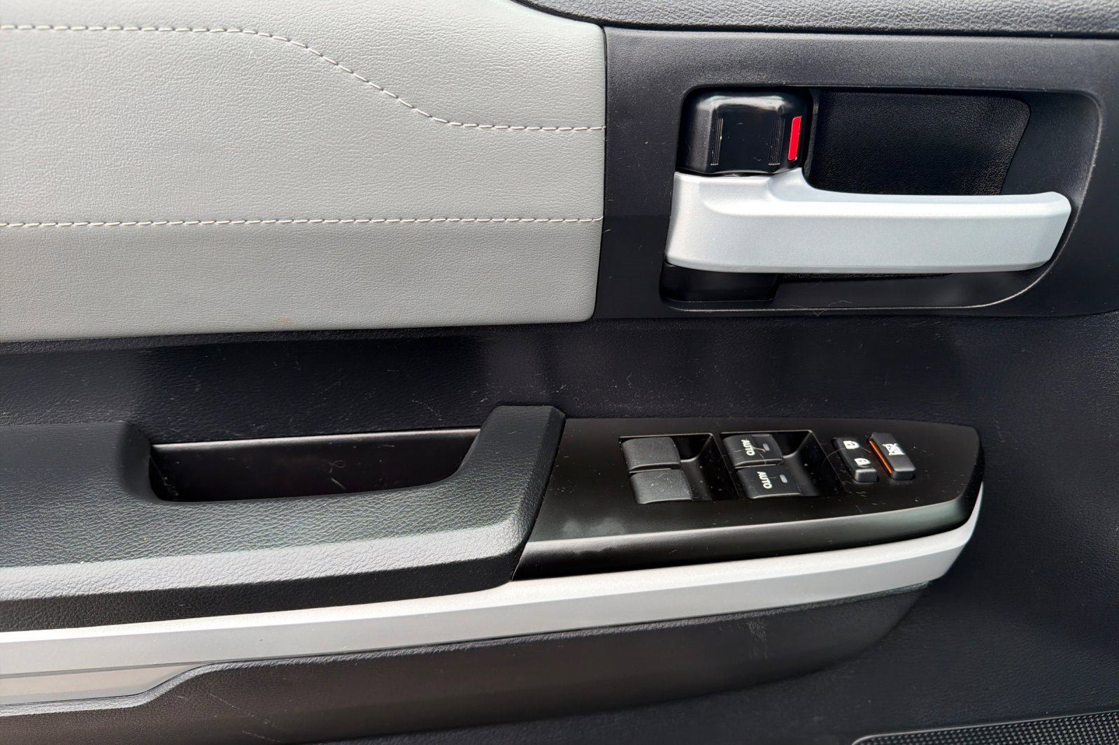 Used 2021 Toyota Tundra Limited w/ Limited Premium Package image 11