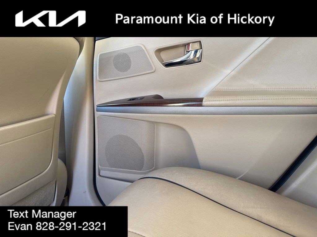 Used 2011 Toyota Venza AWD image 16