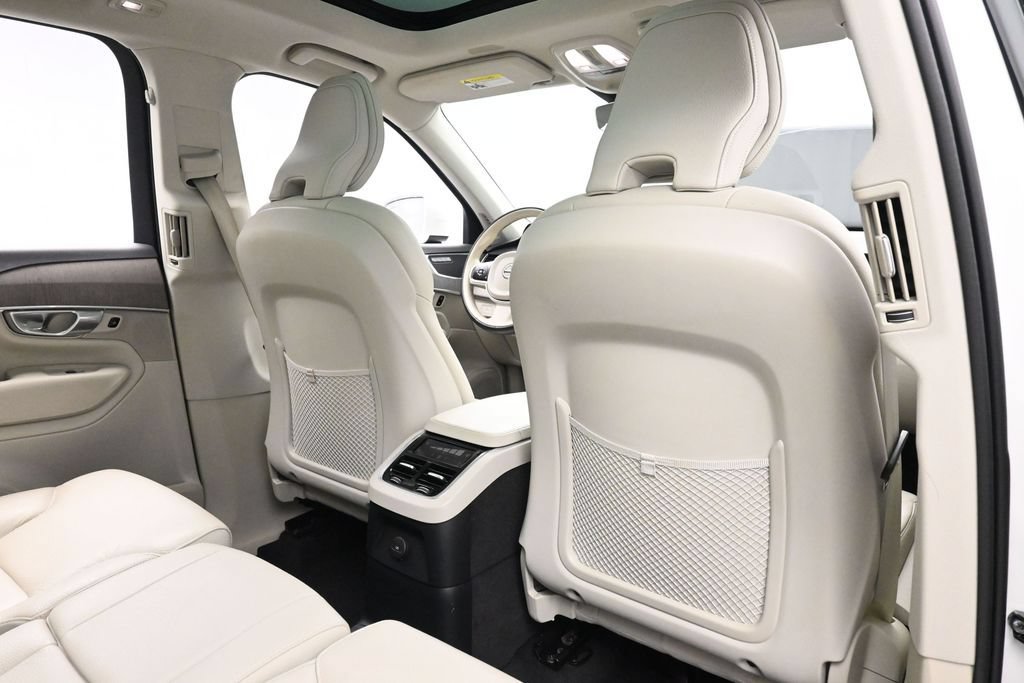 Used 2024 Volvo XC90 T8 Plus AWD/4WD image 21