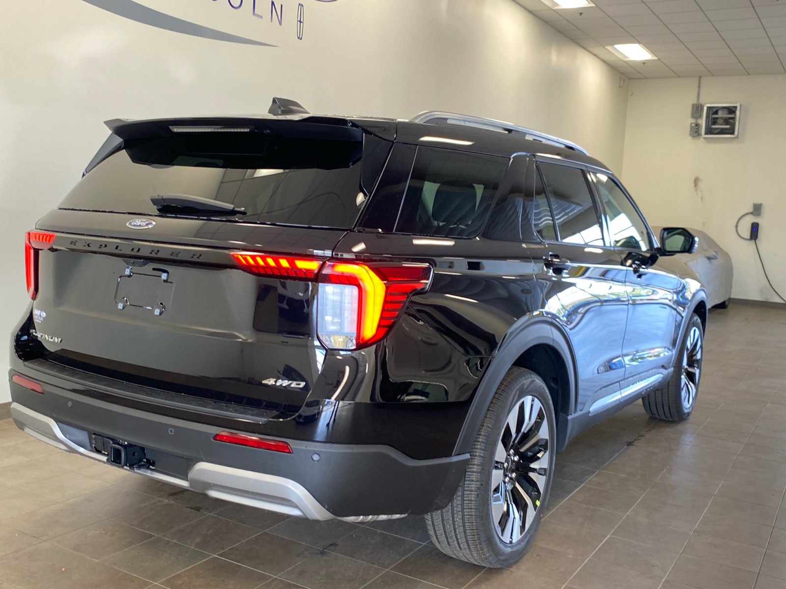 New 2026 Ford Explorer Platinum AWD/4WD image 15