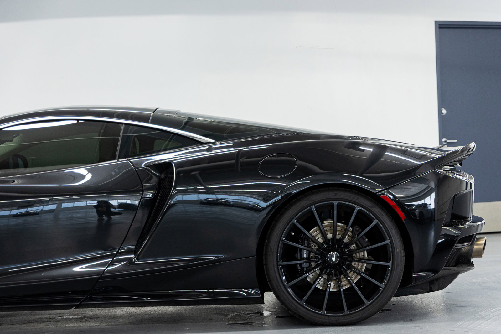 Used 2020 McLaren GT image 15