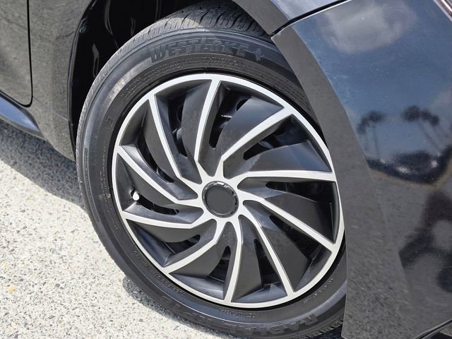 Used 2021 Toyota Corolla LE w/ Carpet Mat Package (TMS) FWD image 5