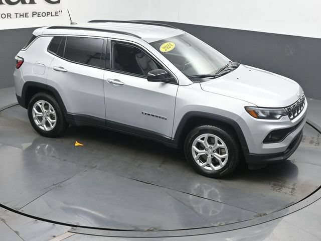 Used 2024 Jeep Compass Latitude AWD/4WD image 42