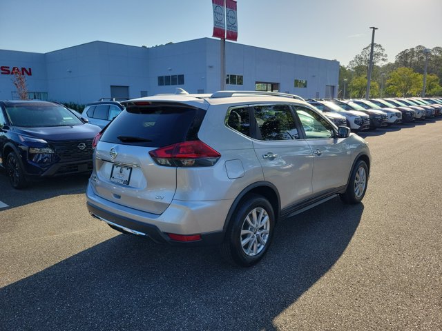 Used 2018 Nissan Rogue SV FWD image 2