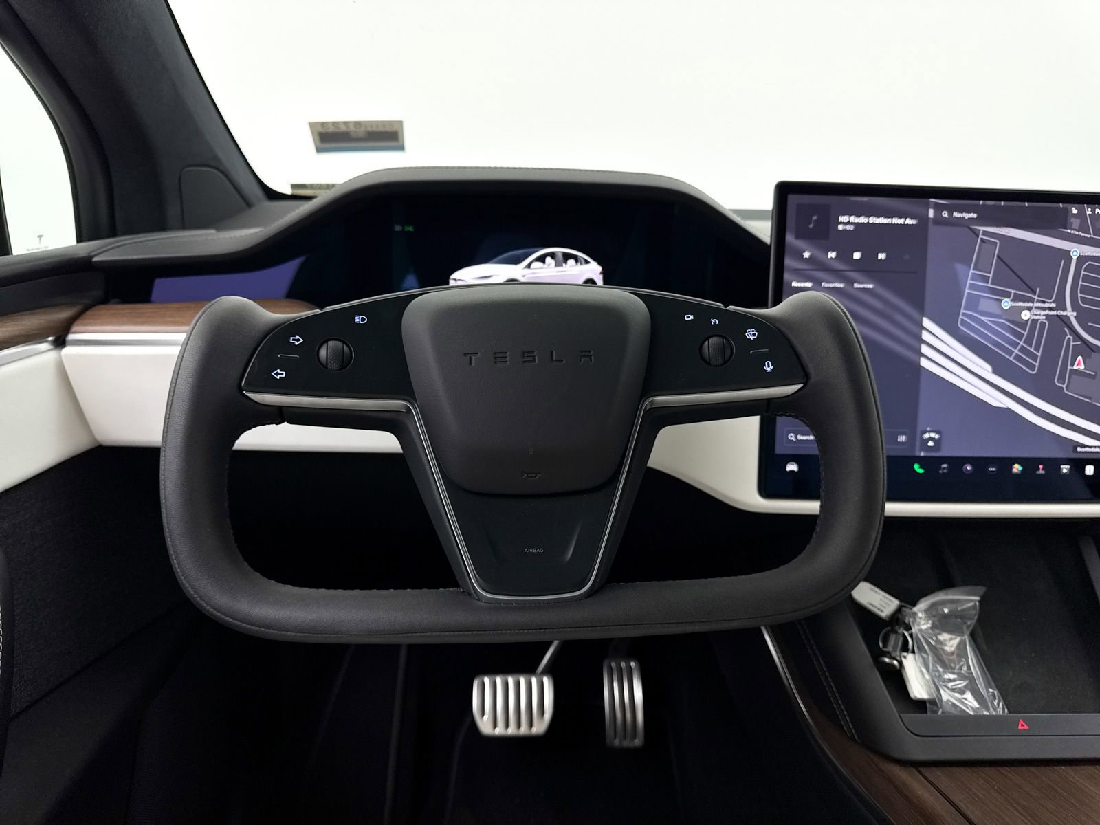 Used 2022 Tesla Model X image 32