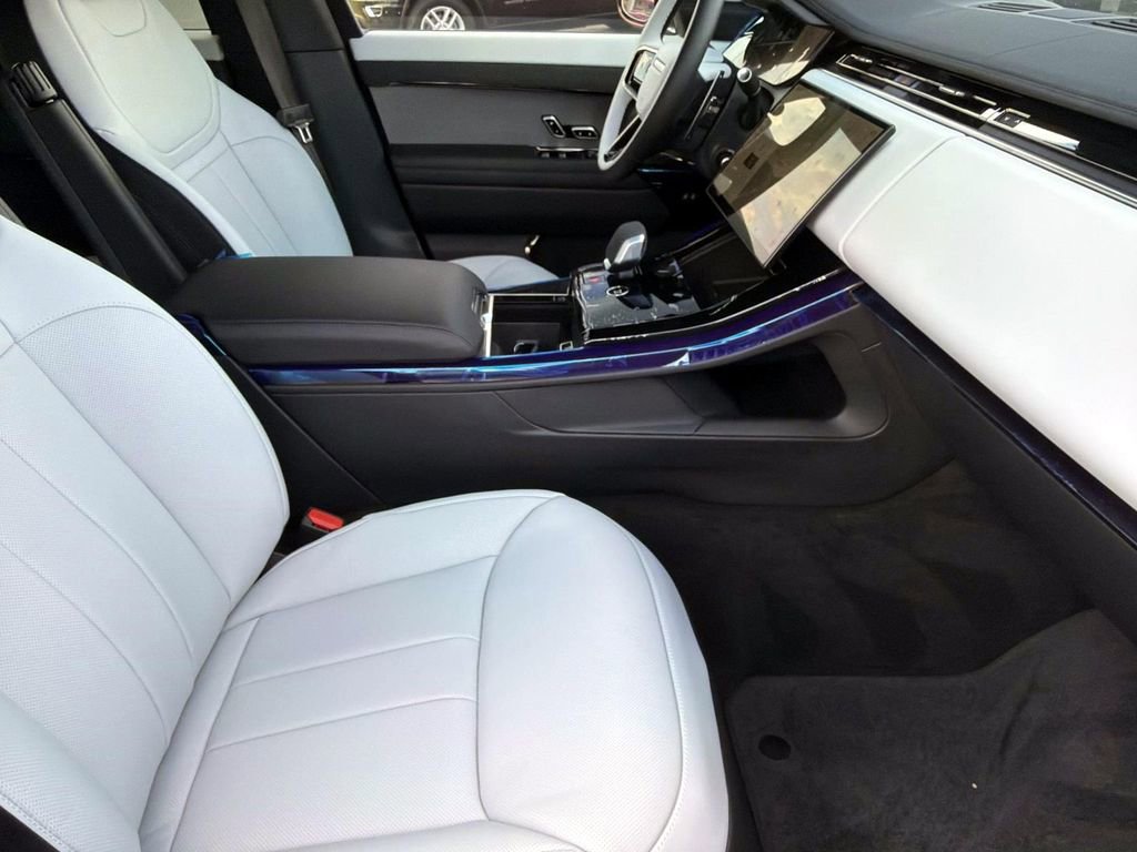 New 2026 Land Rover Range Rover Sport Dynamic SE image 11