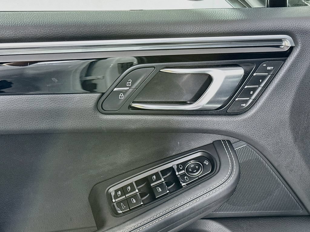 Certified 2024 Porsche Macan Turbo AWD/4WD image 19
