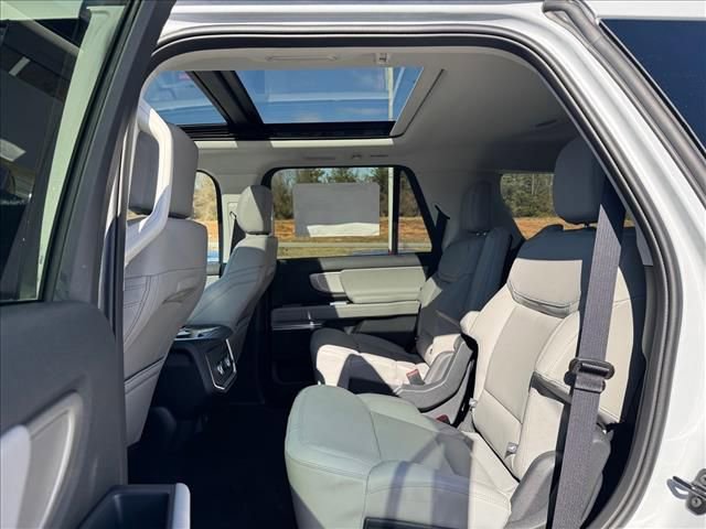 New 2026 Ford Expedition Active RWD image 12
