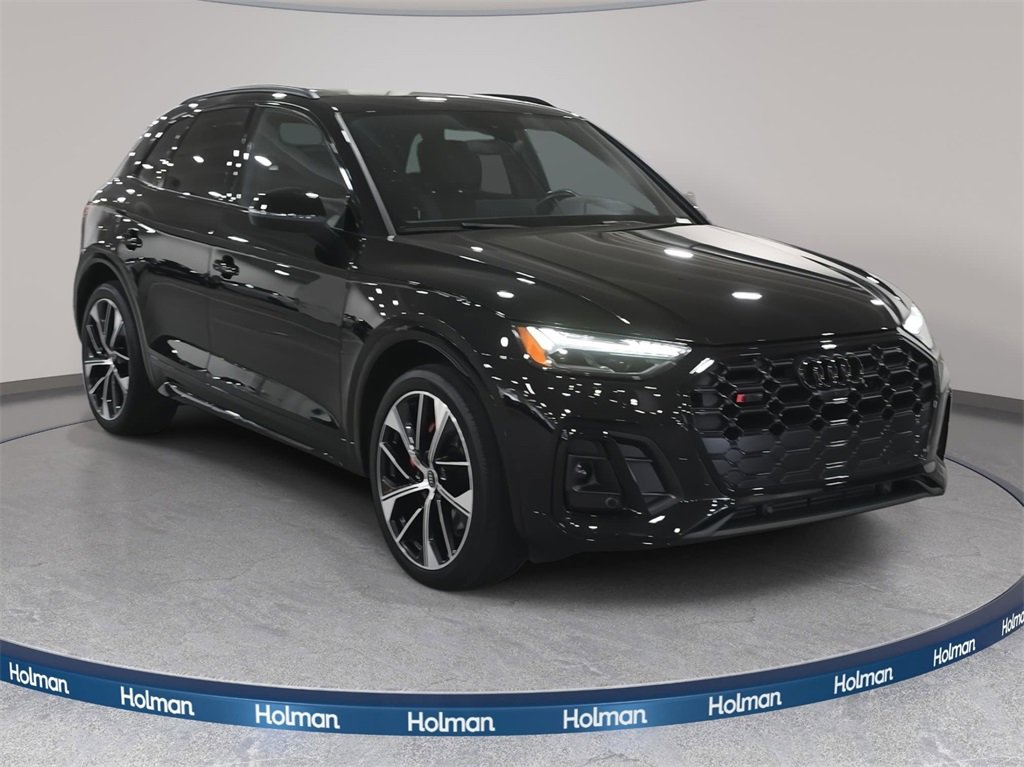 Used 2024 Audi SQ5 Prestige w/ Prestige Package image 4