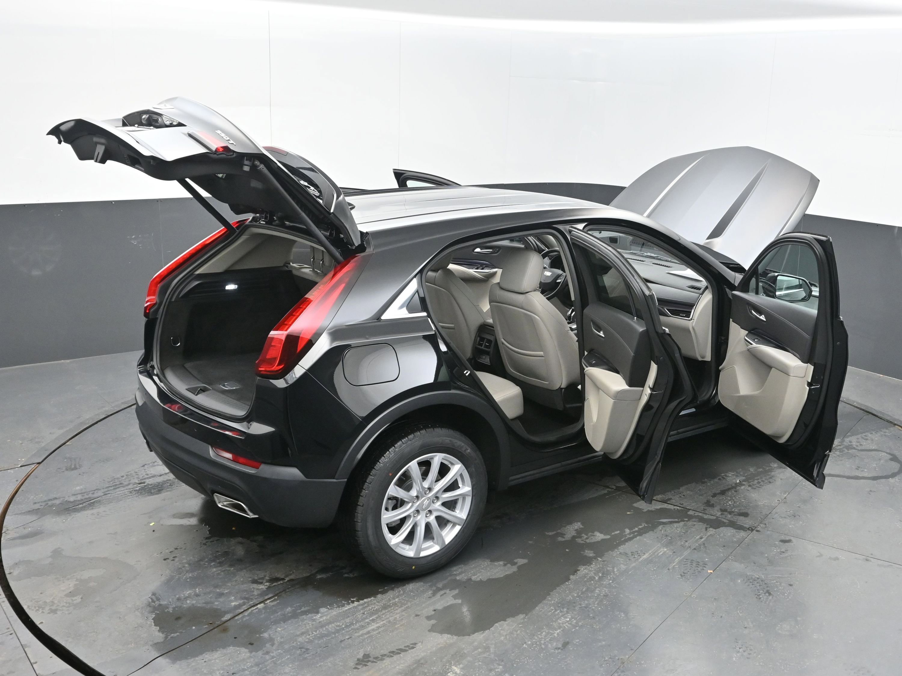 Used 2023 Cadillac XT4 Luxury w/ Cold Weather Package image 45
