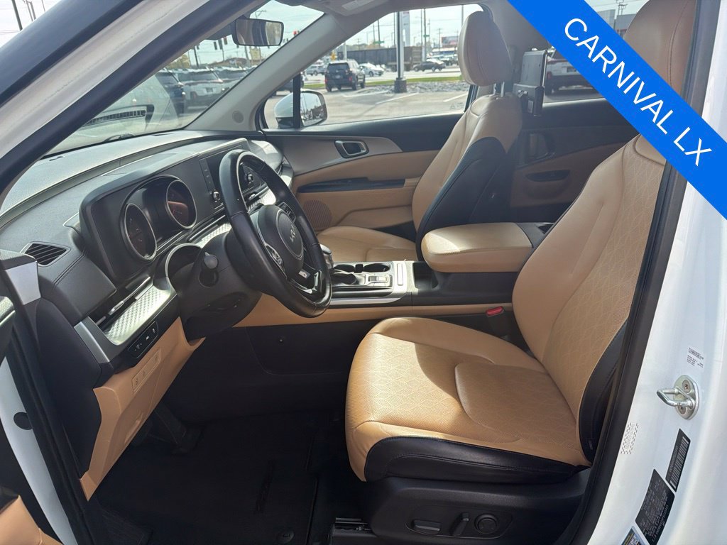 Used 2023 Kia Carnival LX FWD image 10