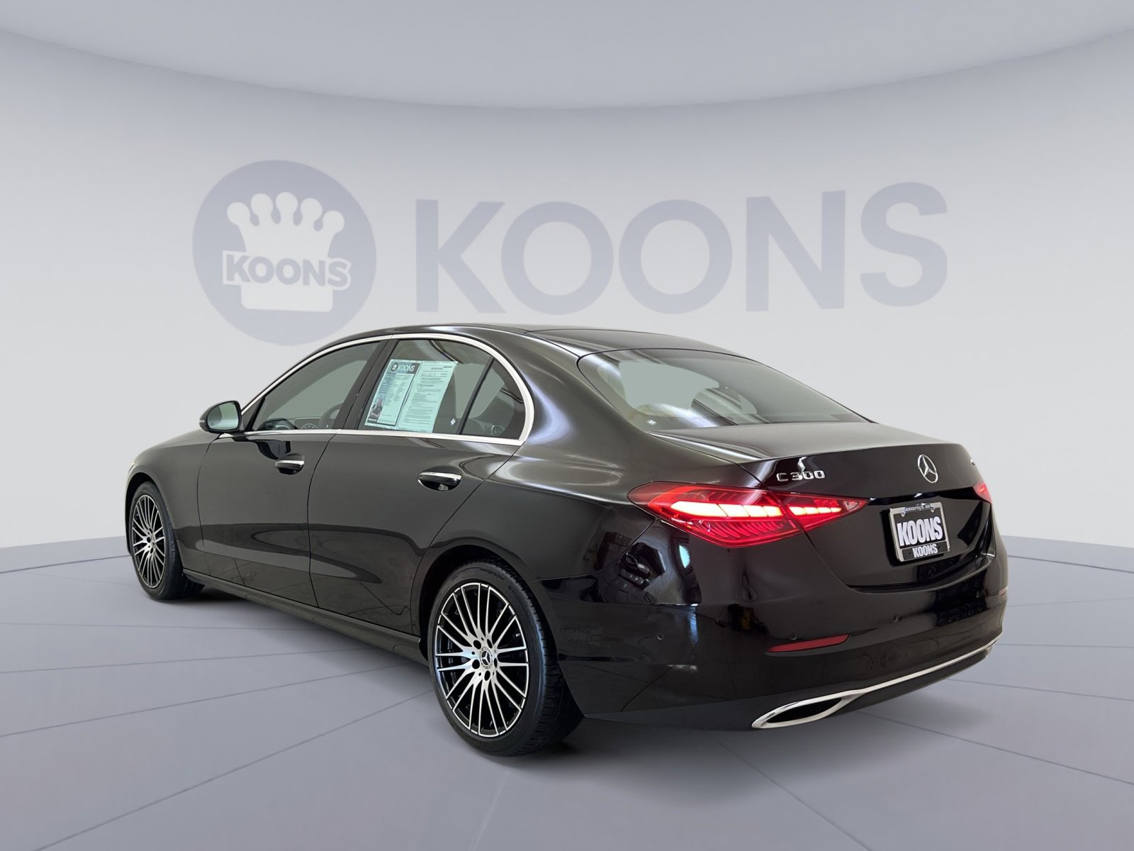 Used 2023 Mercedes-Benz C 300 4MATIC Sedan image 4