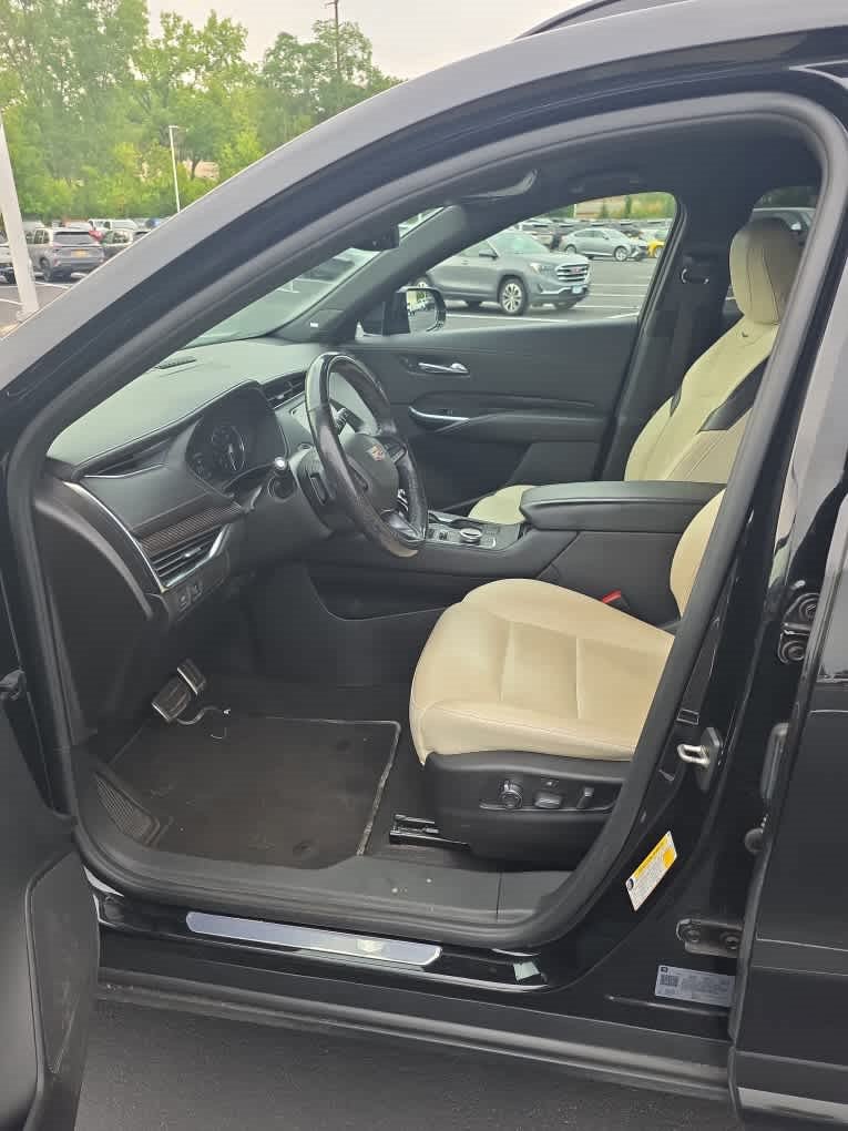 Used 2021 Cadillac XT4 Sport AWD/4WD image 5