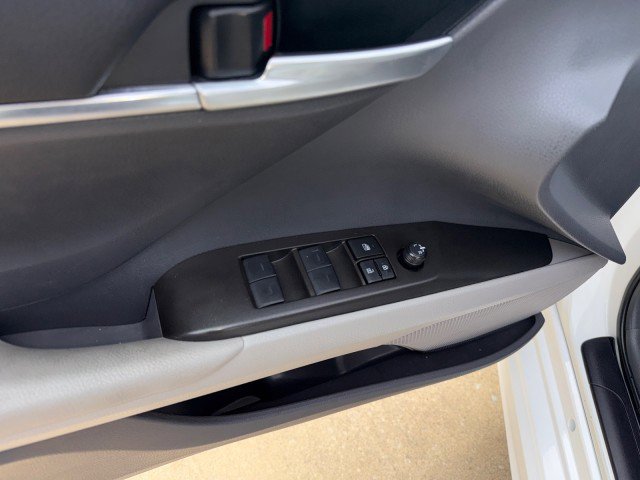 Used 2024 Toyota Camry SE image 12