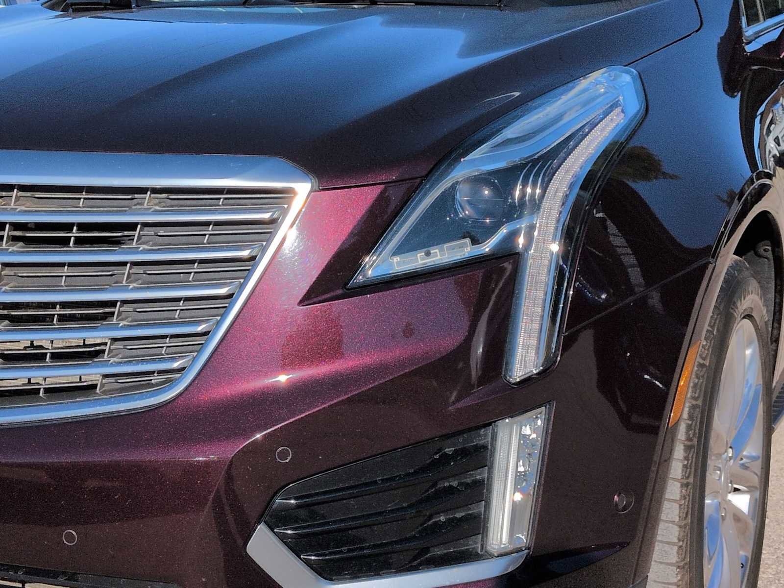 Used 2018 Cadillac XT5 Platinum w/ Driver Assist Package image 11
