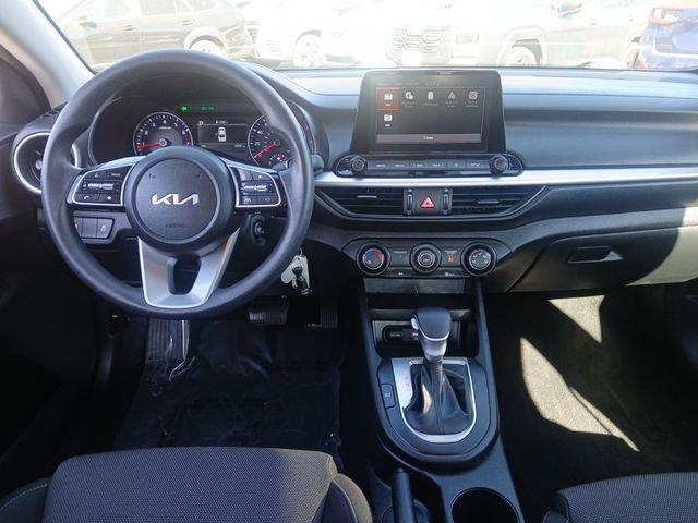 Used 2022 Kia Forte LXS w/ LXS Technology Package image 7
