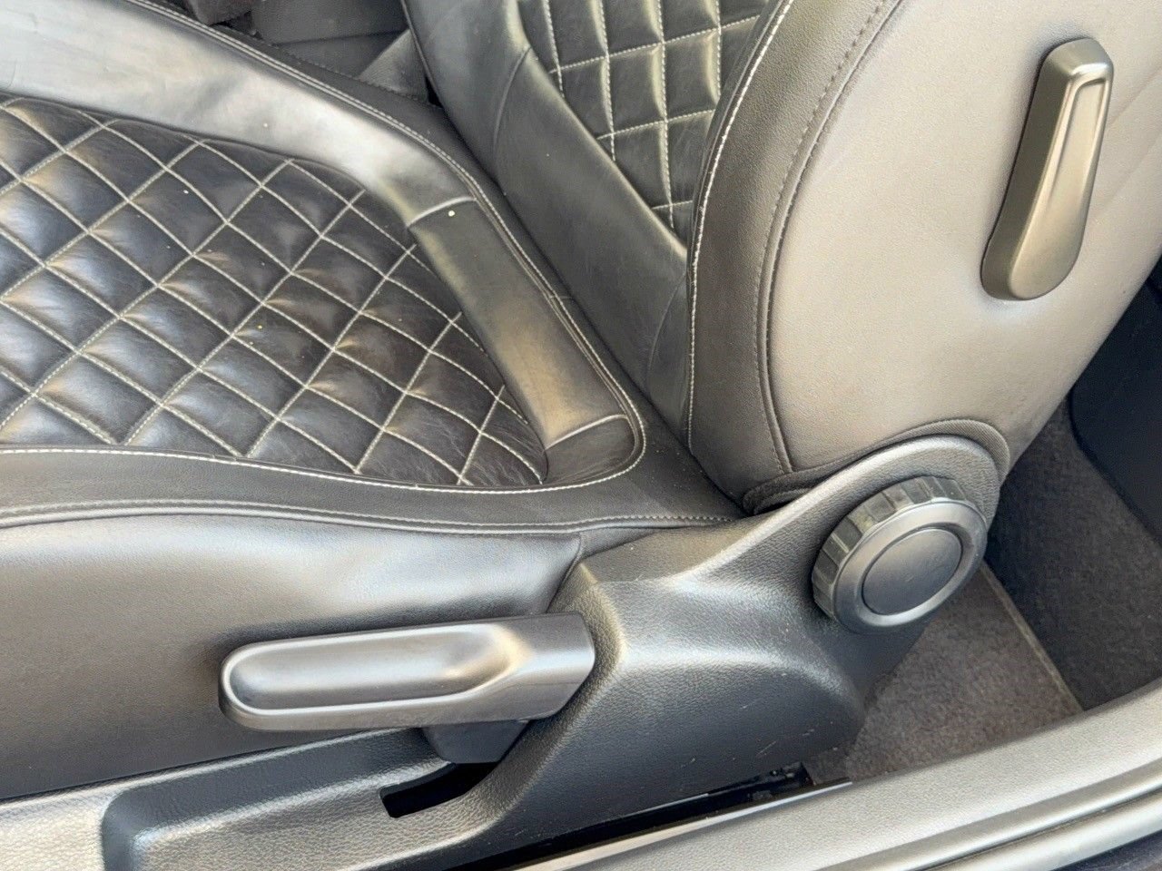 Used 2019 Volkswagen Beetle 2.0T Final Edition SEL FWD image 16