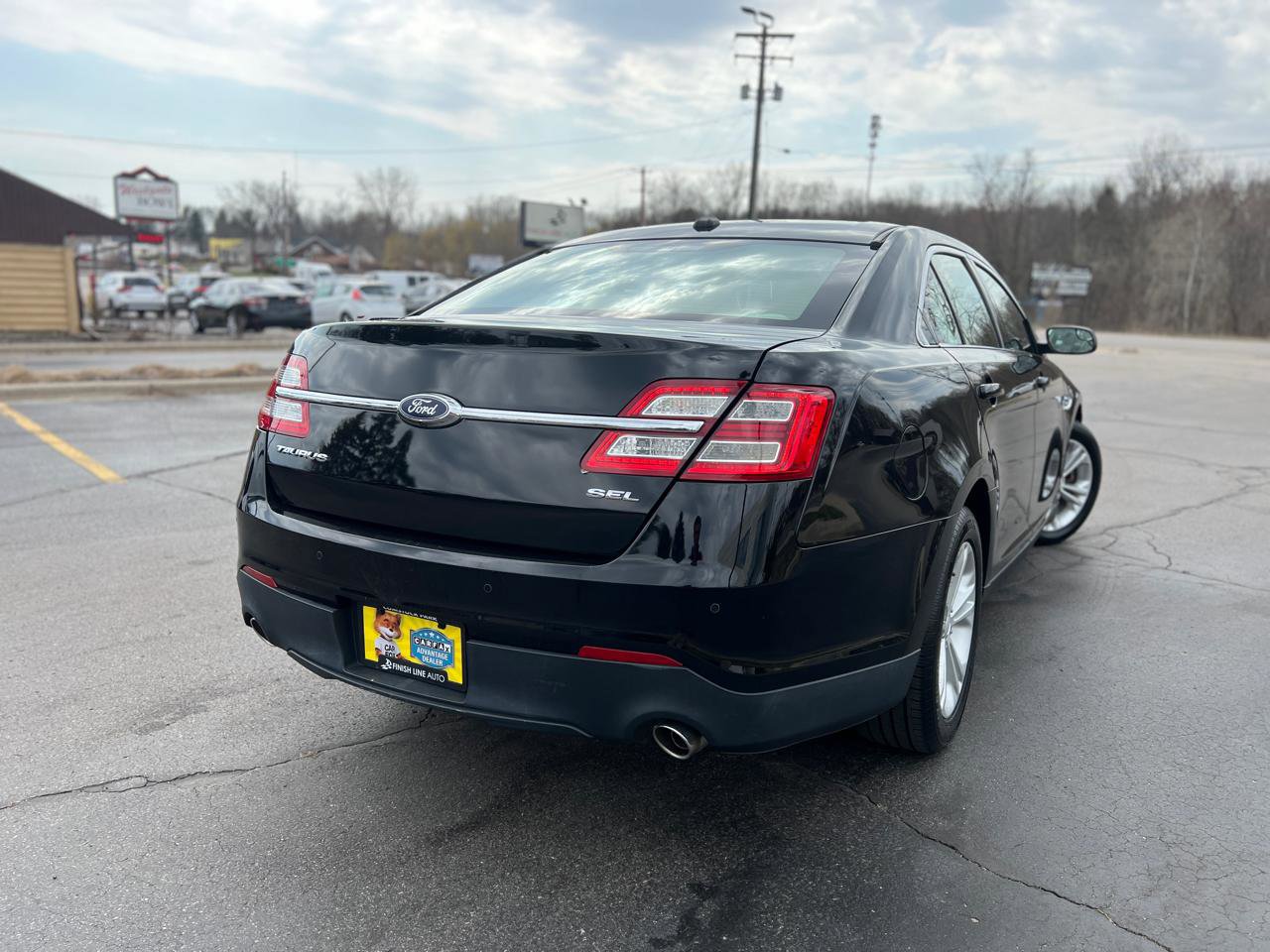 Used 2017 Ford Taurus SEL FWD image 7