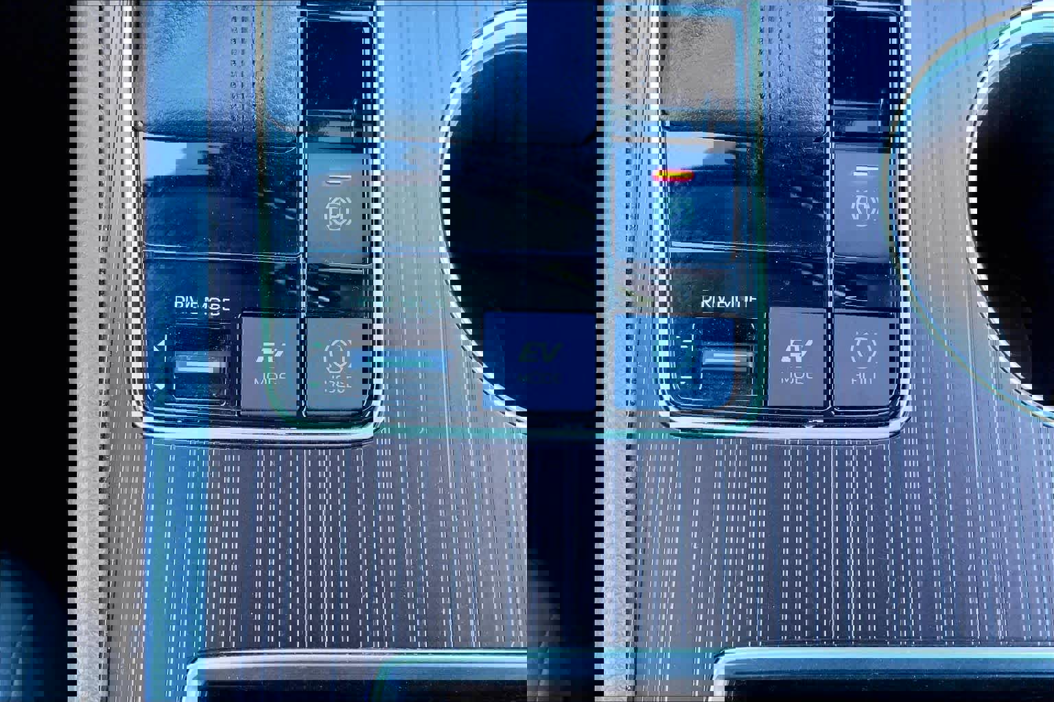 Used 2023 Toyota Sienna XLE image 35