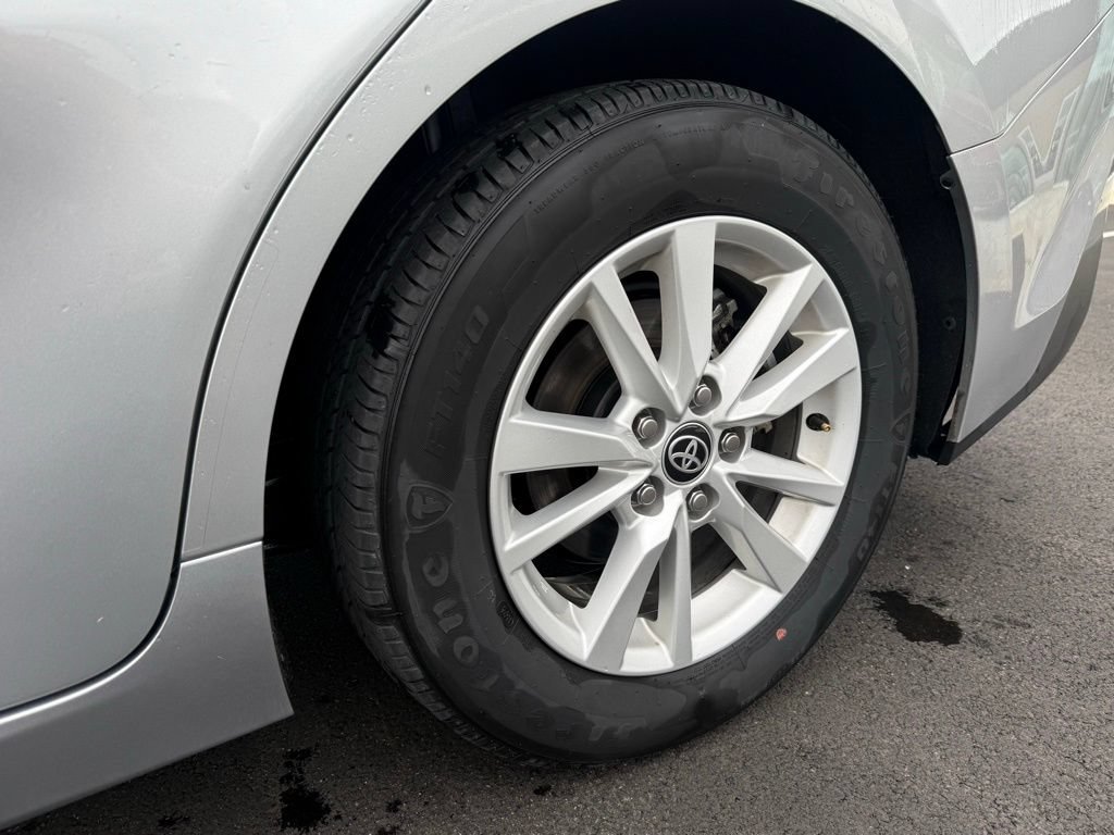 Used 2025 Toyota Camry LE FWD image 30