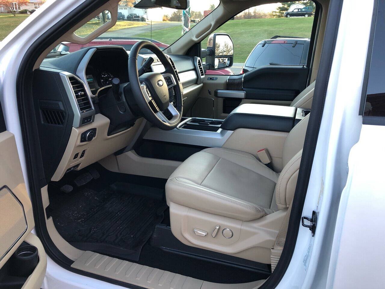 Used 2019 Ford F250 Lariat w/ Lariat Ultimate Package AWD/4WD image 7