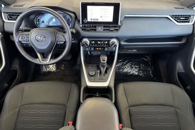 Used 2025 Toyota RAV4 SE w/ Convenience Package AWD/4WD image 17