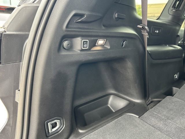 Used 2025 Jeep Grand Cherokee L Limited w/ Black Appearance Package AWD/4WD image 11