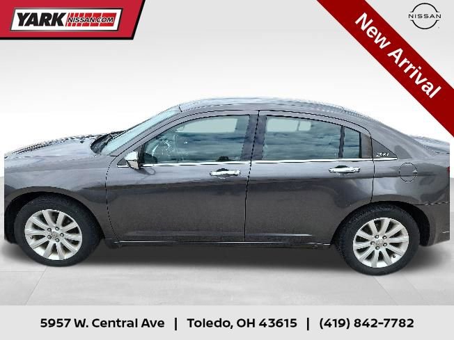 Used 2014 Chrysler 200 Limited FWD video 1
