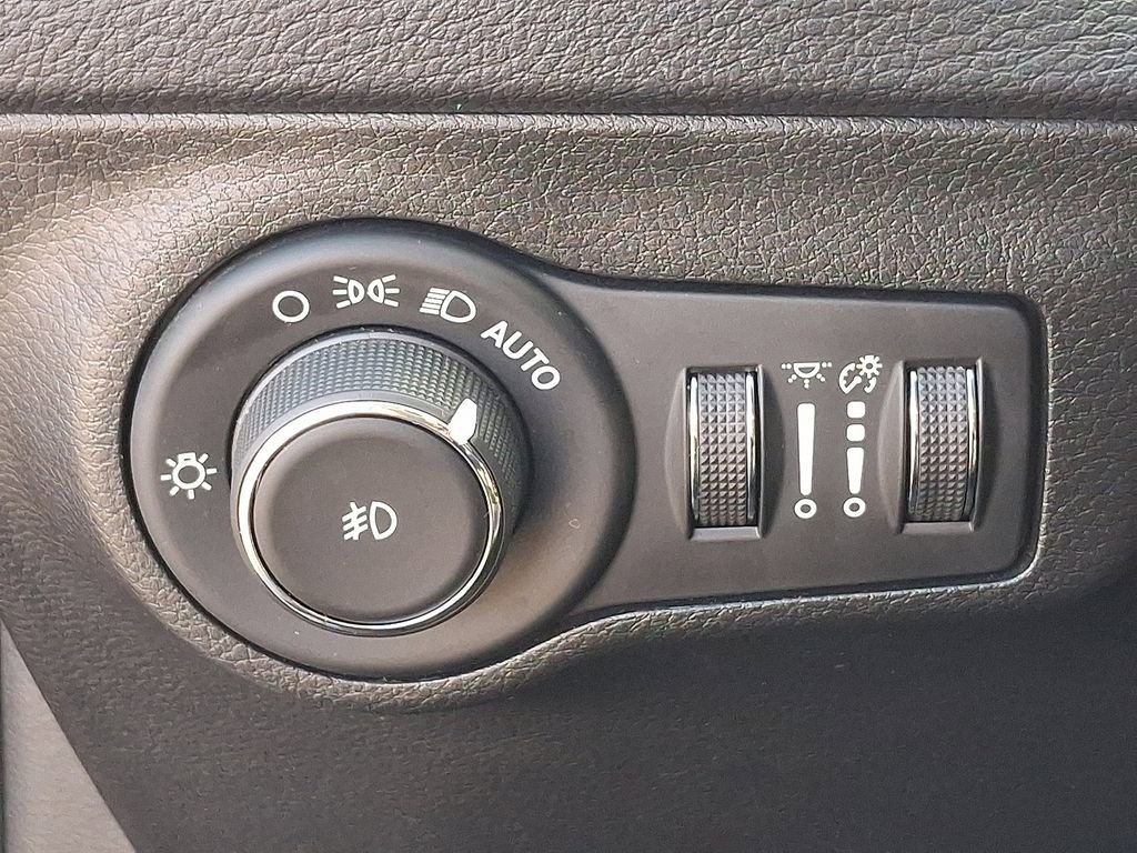 Used 2020 Jeep Compass Latitude w/ Popular Equipment Group image 25