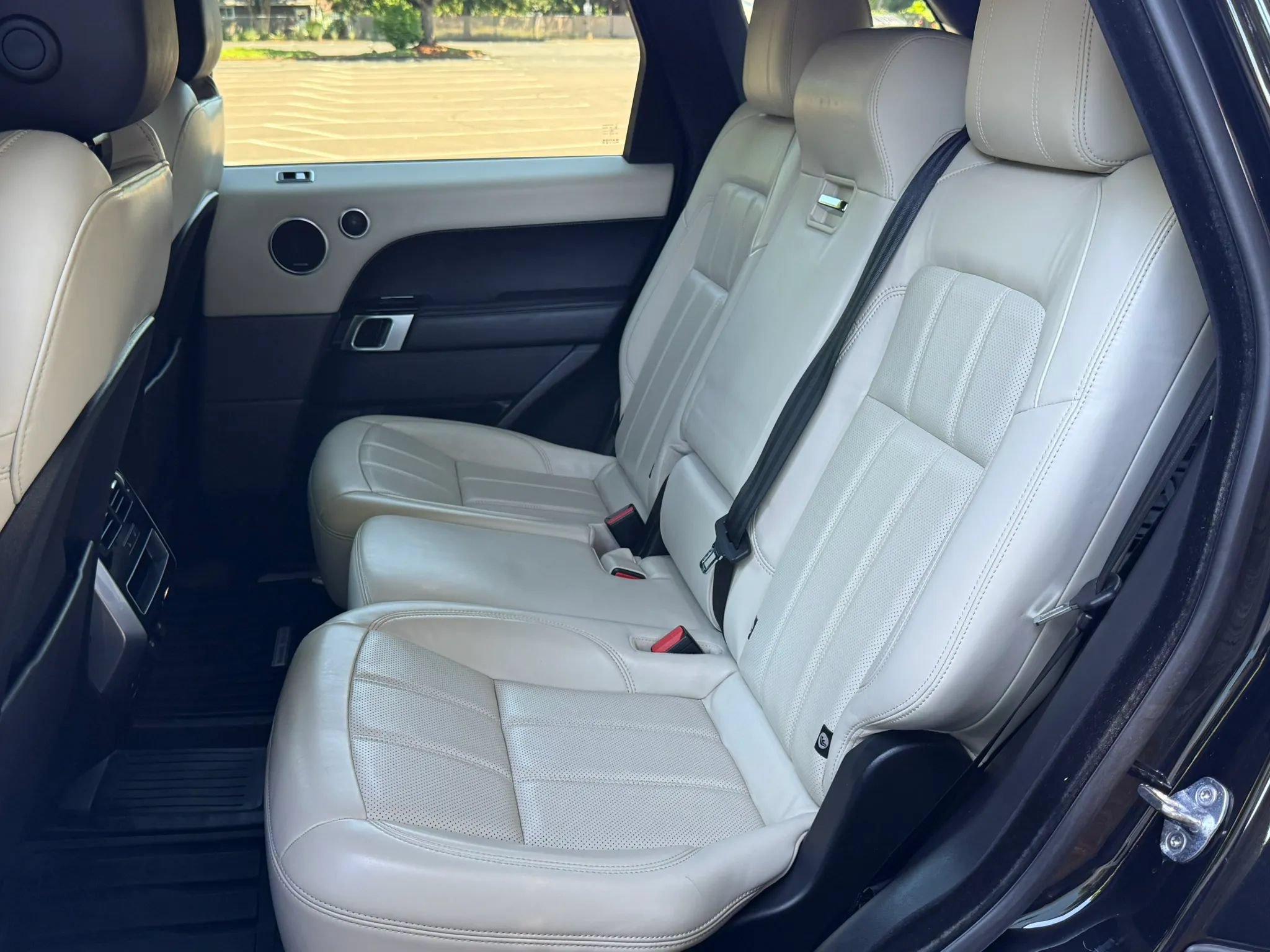 Used 2019 Land Rover Range Rover Sport Supercharged AWD/4WD image 29
