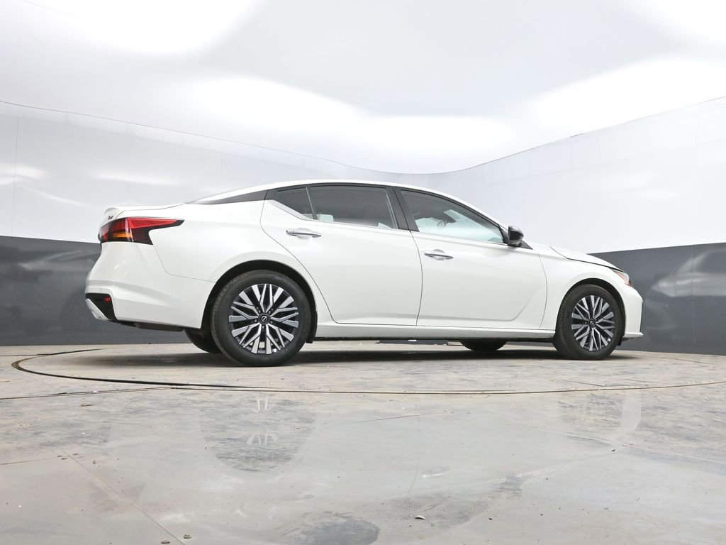 Used 2024 Nissan Altima 2.5 SV image 33