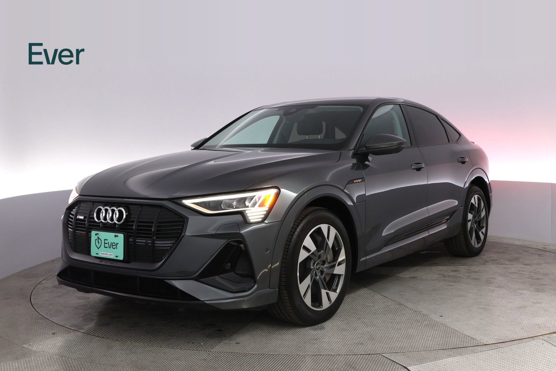 Used 2022 Audi e-tron Premium w/ Convenience Plus Package image 2