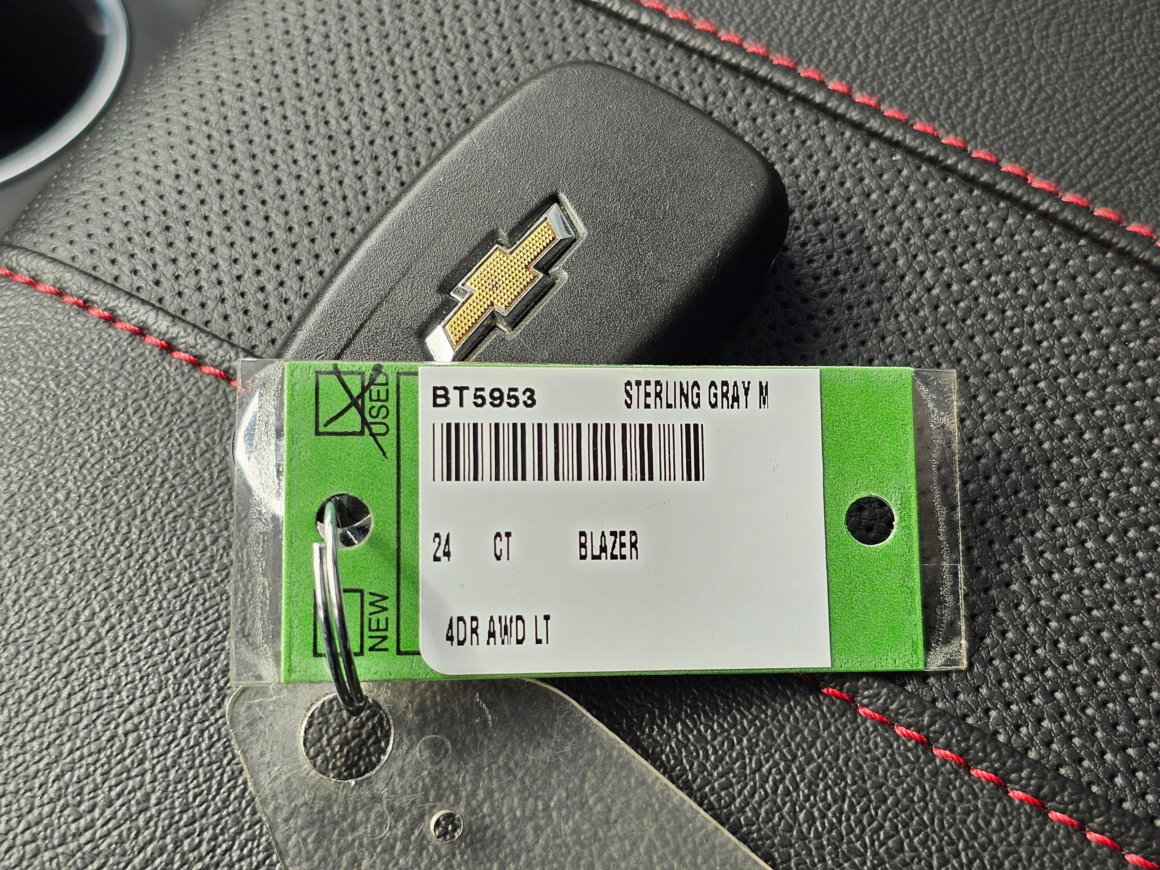 Used 2023 Chevrolet Traverse RS image 32